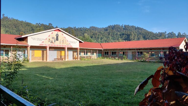 2027 Cottolengo Tuuru Mission, Progetto acqua calda ed Energia Solare